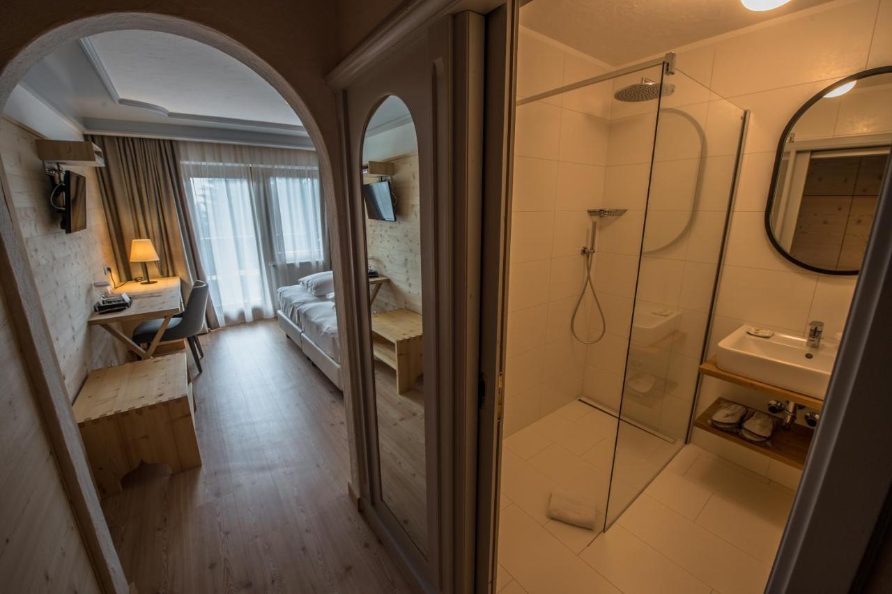 Hotel Ciasa Salares San Cassiano  Ngoại thất bức ảnh