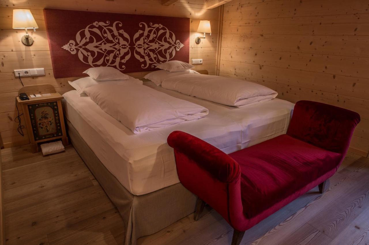 Hotel Ciasa Salares San Cassiano  Ngoại thất bức ảnh