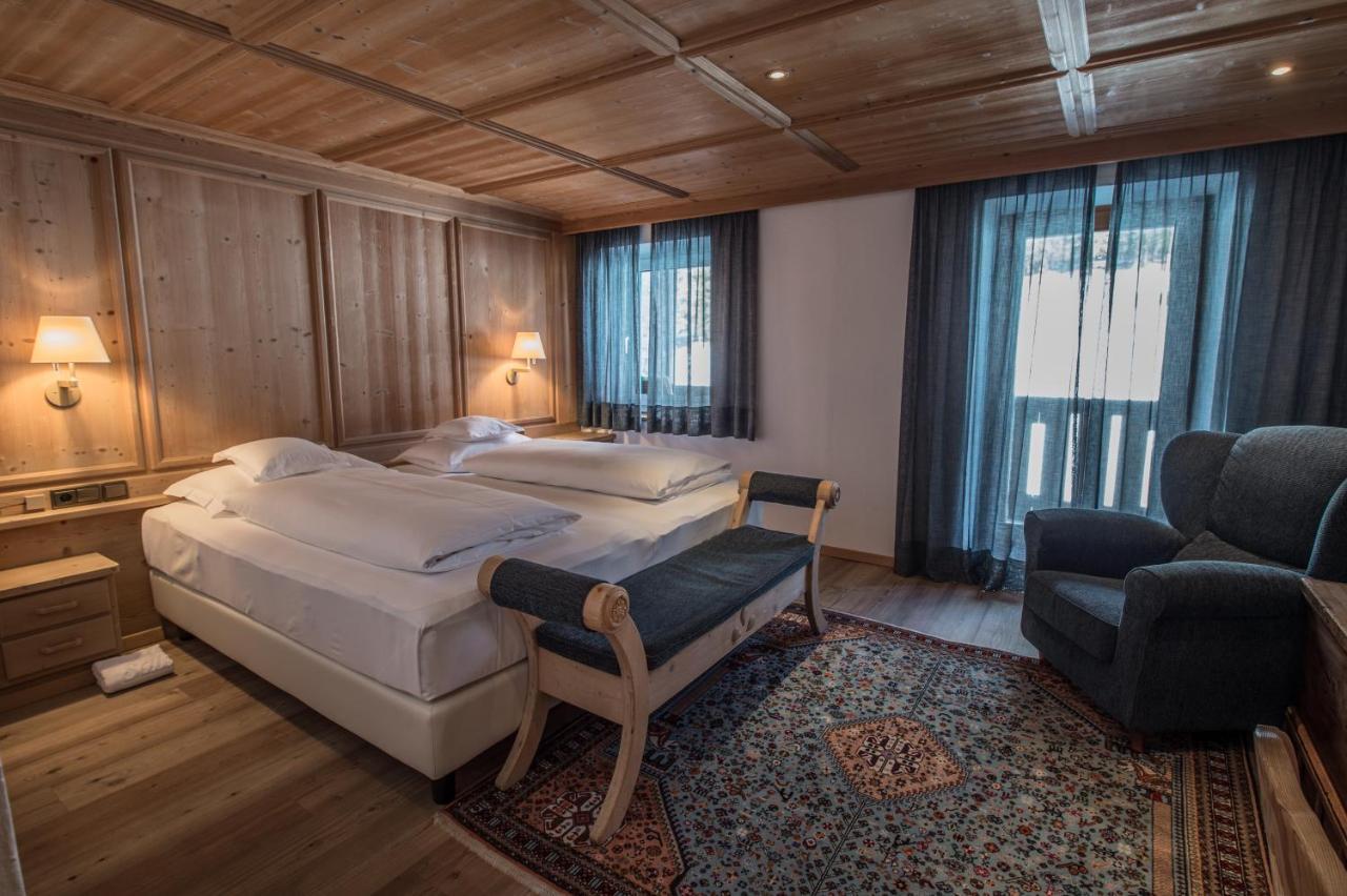 Hotel Ciasa Salares San Cassiano  Ngoại thất bức ảnh