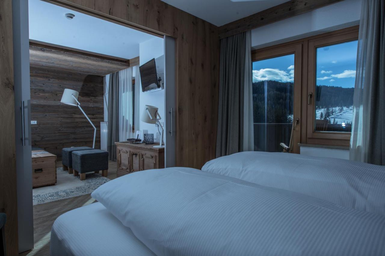 Hotel Ciasa Salares San Cassiano  Ngoại thất bức ảnh