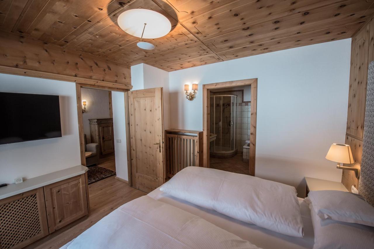 Hotel Ciasa Salares San Cassiano  Ngoại thất bức ảnh