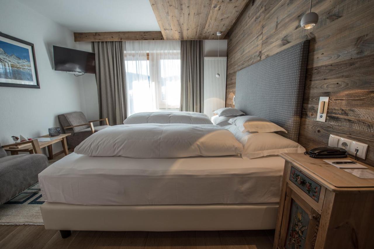 Hotel Ciasa Salares San Cassiano  Ngoại thất bức ảnh