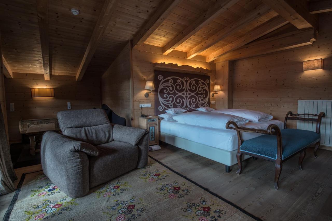 Hotel Ciasa Salares San Cassiano  Ngoại thất bức ảnh